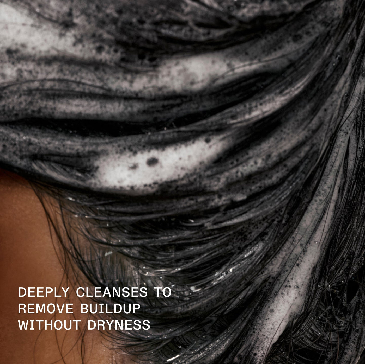 OLAPLEX Nº.4C BOND MAINTENANCE® CLARIFYING SHAMPOO