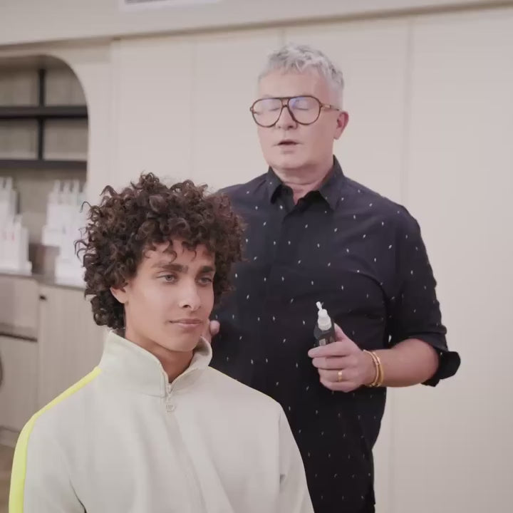 تحميل الفيديو: كيفن مورفي سميك مرة أخرى 